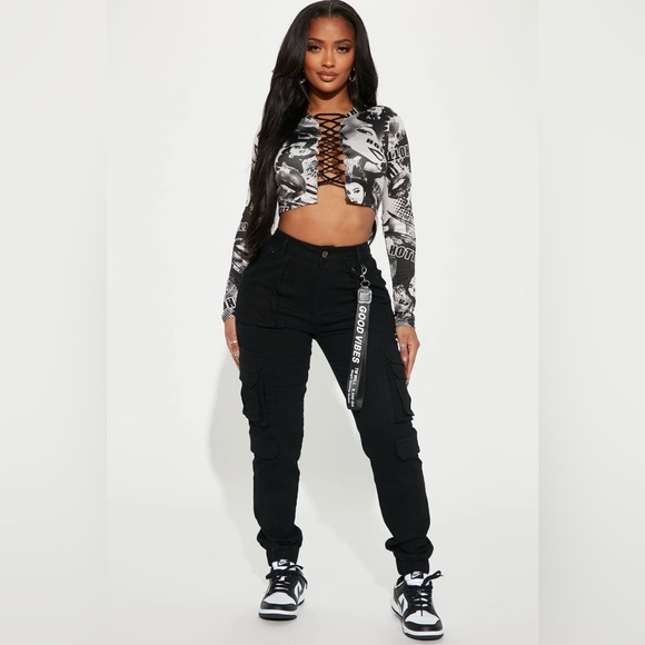 Fashion Nova Pants - Fashion Nova cargo pants🖤